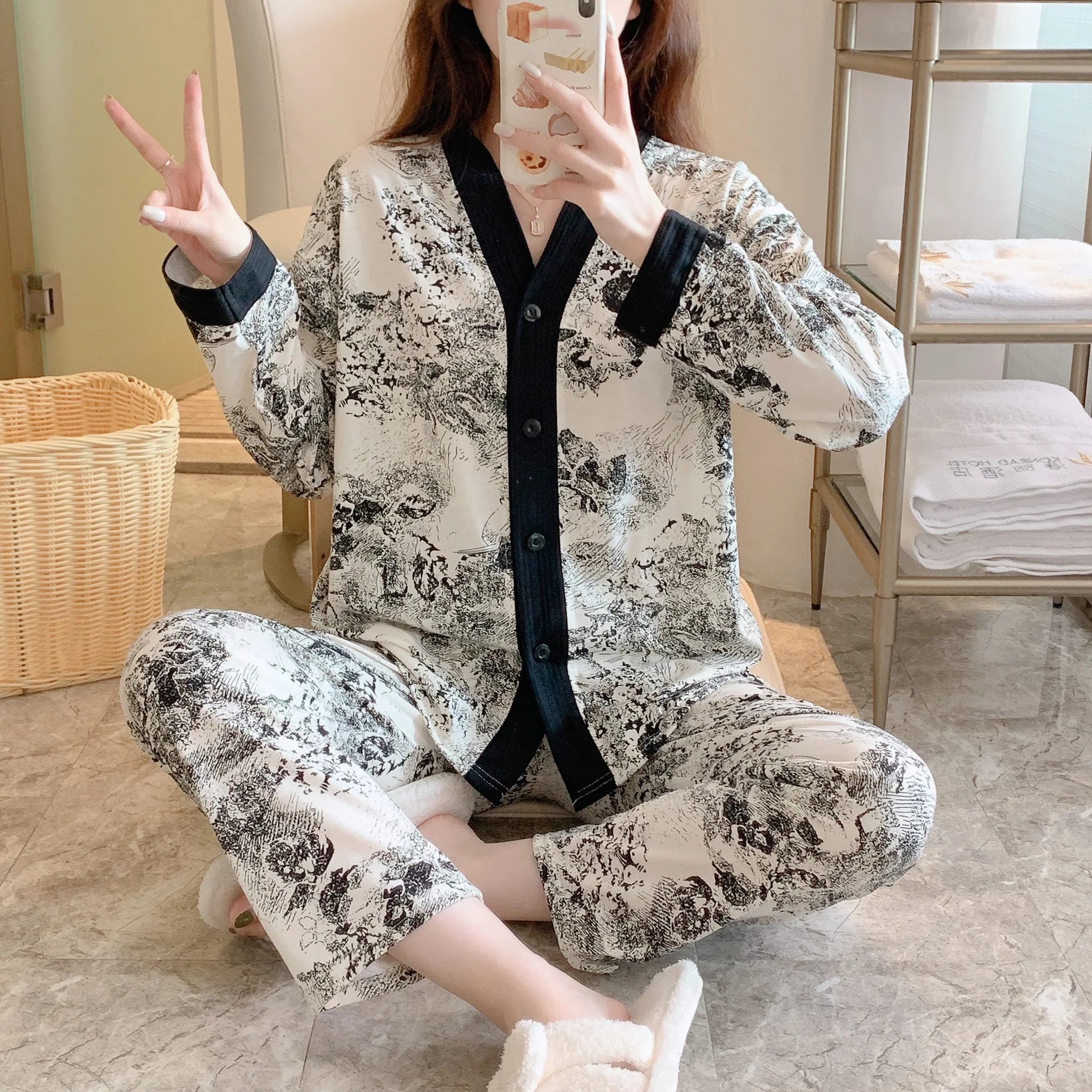 Beautiful Floral Print 2 Piece Pajama Set